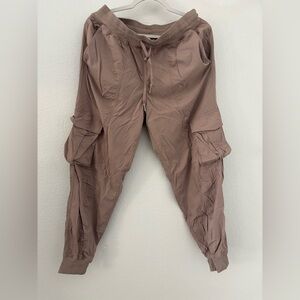 Dance Studio Relaxed-Fit Mid-Rise Cargo Jogger
